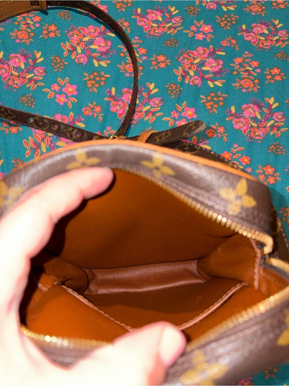 Louis Vuitton Danube Crossbody Bag - Picture 10 of 16
